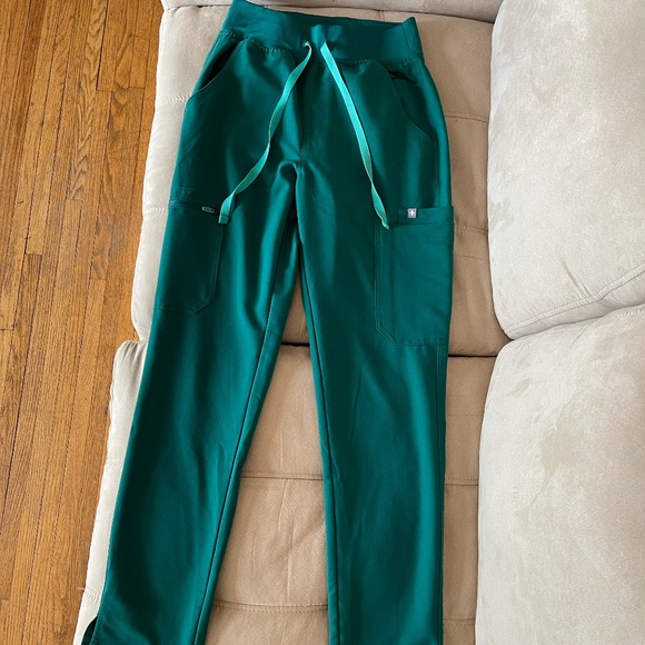 Figs Zamora Scrub Pants - Women's XS. Style #W23SW2019, PO #3450 - Picture 1 of 4